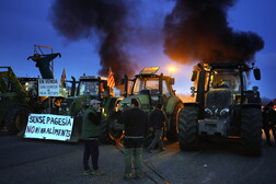 Un presidio degli agricoltori in rivolta in Spagna