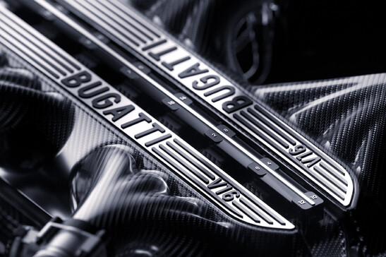 Bugatti: un video per il motore del nuovo modello