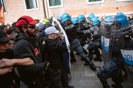 Manifestanti a Venezia